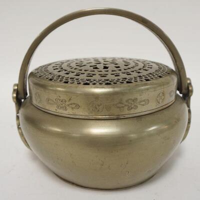 1224	ASIAN DOUBLE HANDLED METAL POT W/PIERCED LID, 7 1/4 IN X 4 1/4 IN HIGH	50	100	25	PLEASE PAY ATTENTION FOR DAILY ADDITIONS TO THIS...