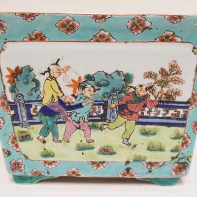 1171	HAND PAINTED ASIAN PLANTER W/CHILDREN PLAYING, HAS 4 DIFFERENT SCENES, 9 IN X 6 1/4 IN X 6 3/4 IN HIGH	50	100	20	PLEASE PAY...