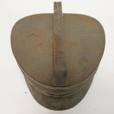 1167	TIN FOOD MOLD W/LID, 8 IN X 8 3/4 IN X 3 1/4 IN HIGH EXCLUDING HANDLE	50	100	20	PLEASE PAY ATTENTION FOR DAILY ADDITIONS TO THIS...