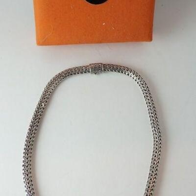 1251	JOHN HARDY STERLING SILVER CABLE CHAIN NECKLACE WITH HALF MOON SLIDE CHARM. APPROXIMATELY 16 IN LONG. WITH BOX	50	100	25	PLEASE PAY...