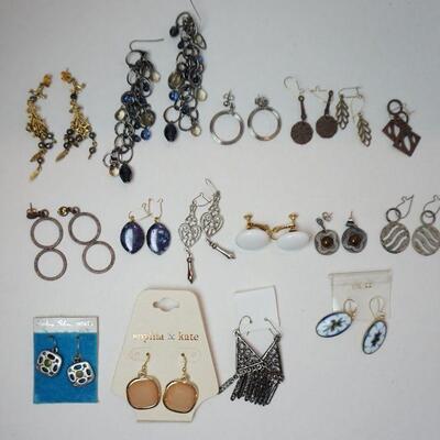 1276	16 PAIRS EARRINGS	25	50	10	PLEASE PAY ATTENTION FOR DAILY ADDITIONS TO THIS SALE. PARTIAL UPLOADS WILL BE MADE UP UNTIL THE SALE...