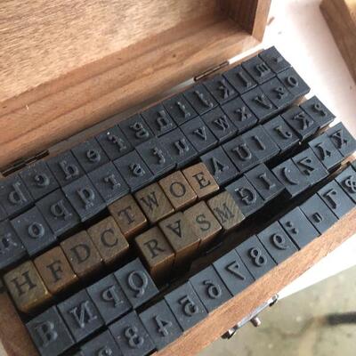 Stamp sets in rubber and metal 