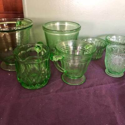 Vaseline glass 