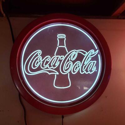 553	
Coca-Cola Lighted Sign
Measures In Diameter: 18