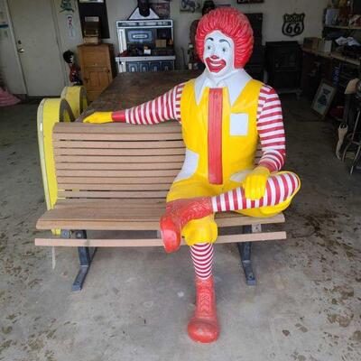 500	
Life Size Ronald McDonald And Bench
Ronald McDonald Measures Approx: 59