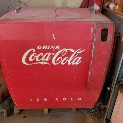 #612 â€¢ Vintage Coca-Cola Cooler