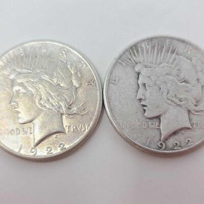 580	

2 1922 Silver Peace Dollar
2 1922 Silver Peace Dollar