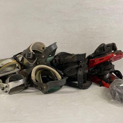 4210	

4 Pairs Of Snowboarding Bindings
Burton,Lamar,Slim,
