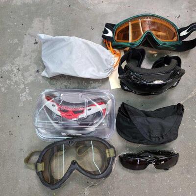 3276	

Goggles & Sunglasses
Goggles & Fendi Sunglasses