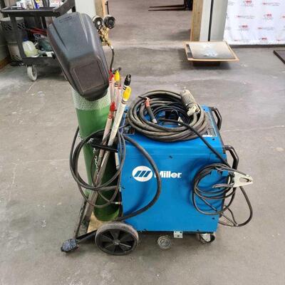 300	

Miller Syncrowave 200 Tig Welder
Miller Syncrowave 200 Tig Welder. Steel. Aluminum & Stainless Rods. Lincoln Helmet.
