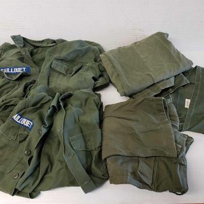 8312	
Vietnam Era Air Force Utility's
3 Long Sleeve Blouses And 2 Trousers