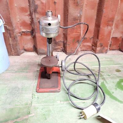 6102	

Precision Drill Press
Measures Approx: 7.5" x 4.5" x 13.5"