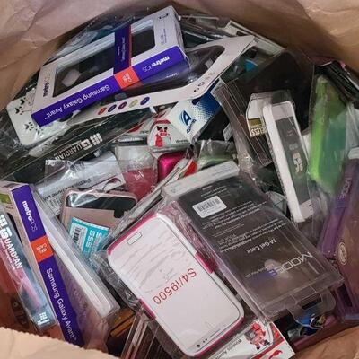 4100	

Approx 200 Cell Phone Cases
Cell Phones Include Galaxy S4, S4/i9500, LG G Stylo2, iPhone 5, and More!
OS20-008645.1
