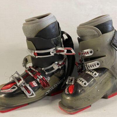 4208	

Pair Of Salomon Ski Boots
Size 27