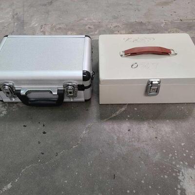 3280	

Lock Boxes
2 Lock Boxes, No Key