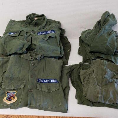 8314	
Vietnam Era Air Force Utilities
One Short Sleeve Blouse, Three Long Sleeve Blouse, And Four Trousers
