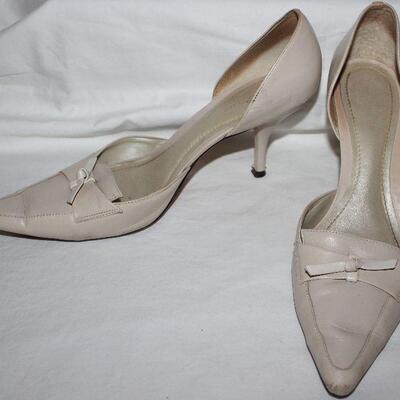 Ann Taylor woman's size 7.5