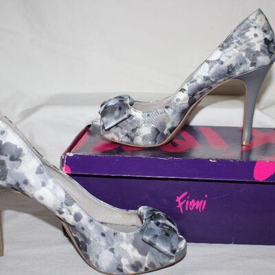 Fioni heels woman's size 8.5