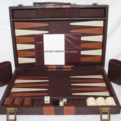 Backgammon set