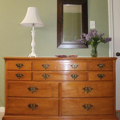 Willett furniture solid maple handcuffed dresser with mirror. Dresser (56
