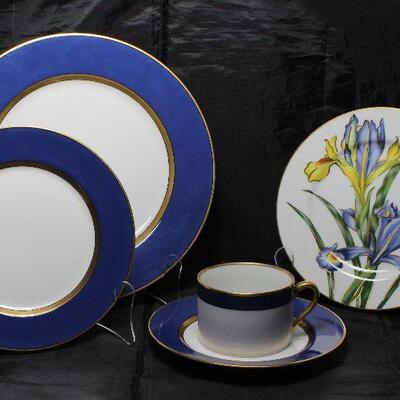 Fitz & Floyd 1978 â€œRenaissanceâ€ Cerulean Blue Dinner Plates (9), Salad Plate (1), B&B Plate (1) and Flat Cup.  Fitz &...