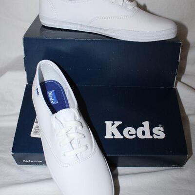 Keds white sneakers woman's size 9