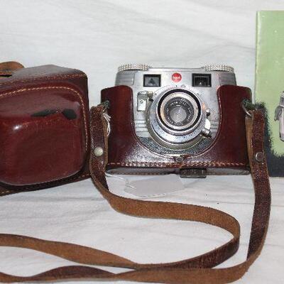 Kodak signet 35c 1950 camera with leather case
