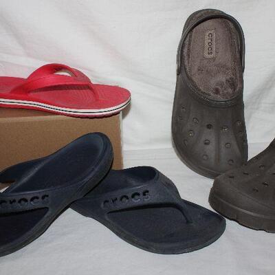 Red crocs flip flop men's size 9
Black crocs flip flops men's size 10
Crocs men's size 10