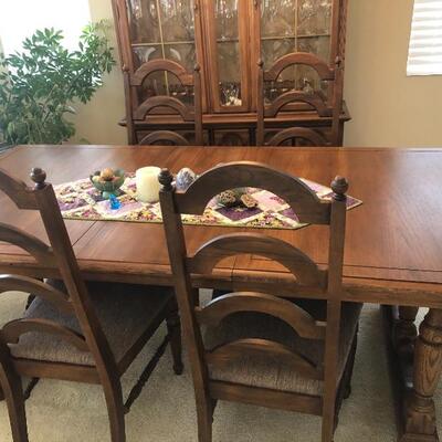 Kitchen Table with 6 chairs can be made long or short depending on your needs,