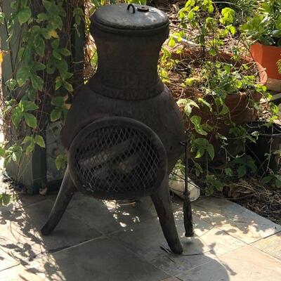 Outdoor free standing fire pit