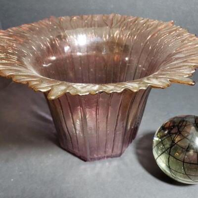https://ctbids.com/#!/description/share/749423 Purple sunburst Vase measures 15