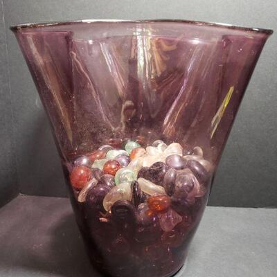 https://ctbids.com/#!/description/share/749396 Beautiful amethyst color glass vase Measures 14