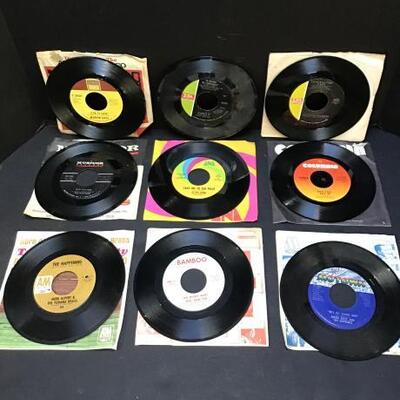 https://ctbids.com/#!/description/share/749440 Assorted Music from various artists: The Platters - If I hadd love, Elton John - Your...