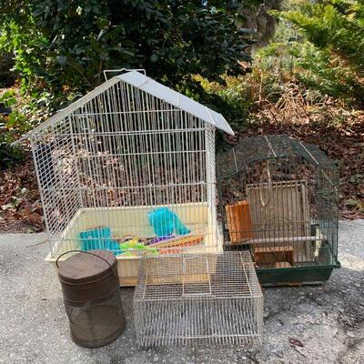https://ctbids.com/#!/description/share/749485 Assorted birdcages, different colors and sizes. One vintage cricket cage as well as...