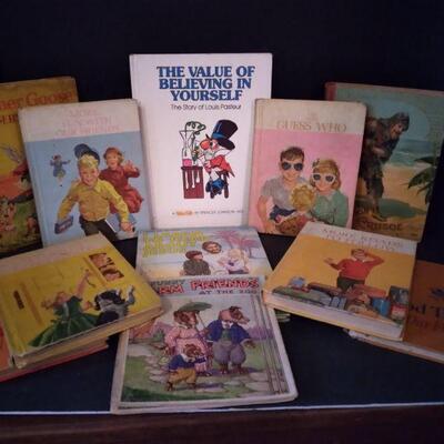 https://ctbids.com/#!/description/share/749505 4 Fun With Dick and Jane books, Robinson Crusoe, and more.

 