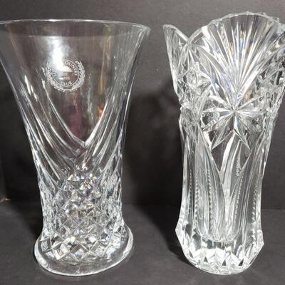 https://ctbids.com/#!/description/share/749407 Pair of crystal vases that measure 12