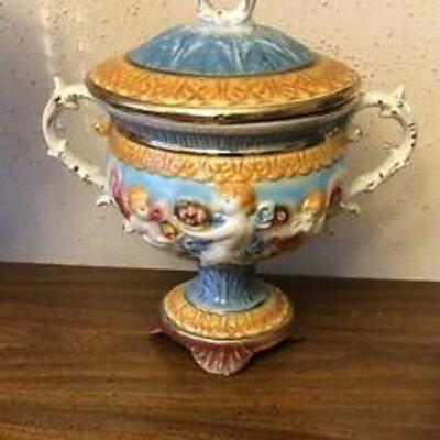 https://www.ebay.com/itm/124577777304	TR8013 Majolica Pottery Pickup Only		BUY-IT-NOW	 $20.00 
