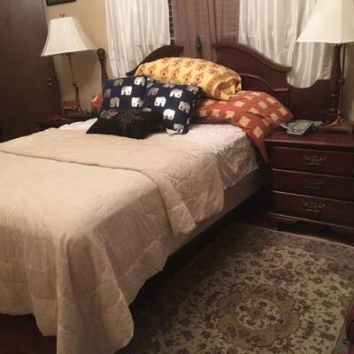 https://www.ebay.com/itm/114691688003	TR8069 King Size Head Board Estate Sale Pickup		BUY-IT-NOW	 $50.00 

