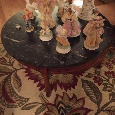 https://www.ebay.com/itm/114691685373	TR8064 Round Marble Top Coffee Table Estate Sale Pickup		BUY-IT-NOW	 $95.00 
