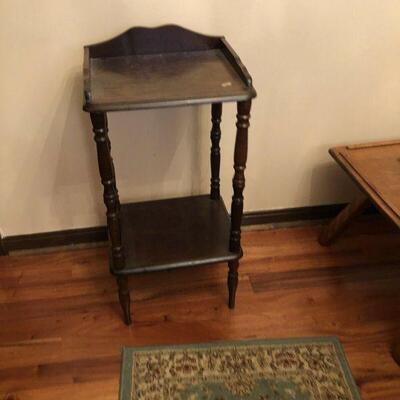 https://www.ebay.com/itm/114689806582	TR8030 Vintage Phone Table / Accent Table Pickup Only		BUY-IT-NOW	 $40.00 
