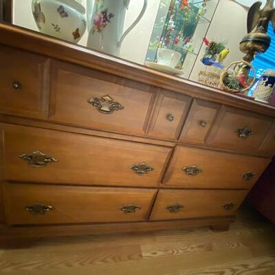 https://www.ebay.com/itm/114691626480	TR8054 Early American Chest of Drawer Estate Sale Pickup		BUY-IT-NOW	 $95.00 
