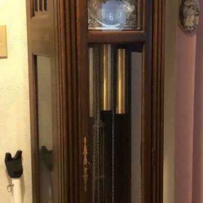 https://www.ebay.com/itm/124577777303	TR8017 Pearl Grandfather Clock Pickup Only		BUY-IT-NOW	 $200.00 
