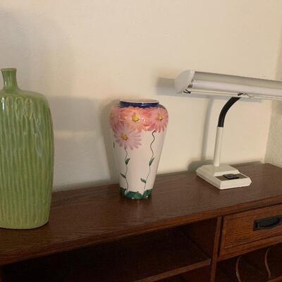 Decorative vases and desk lamp 