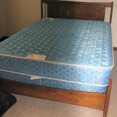 Broyhill bed   buy it now $ 85.00