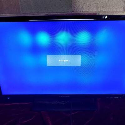 Lot 1104: 32? Element Television