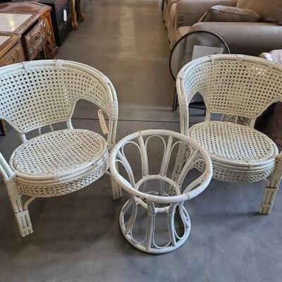 #2050 â€¢ 2 Wicker Chairs And Table Base