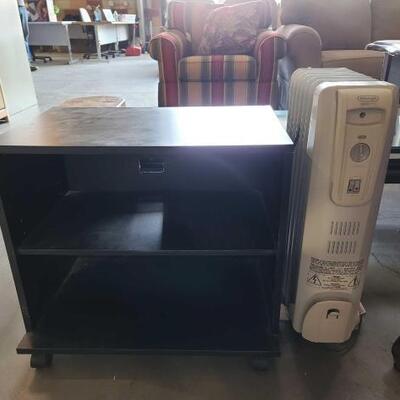 2088 â€¢ Delonghi Heater And Wooden Book Shelf