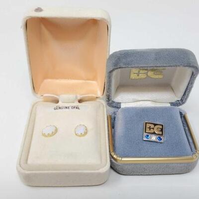 266	

14k Gold Pin With Diamond And 14k Gold Earrings With Opal, 2.6g
Weighs Approx 2.6g