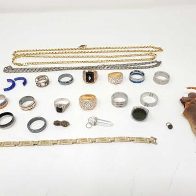 #526 • Costume Jewelry Rings, Necklaces, and More!