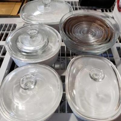 #4080 â€¢ Corningware casserole dishes and glass mixing bowls